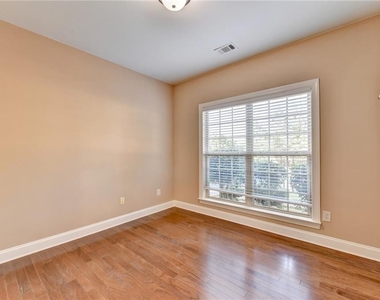 3709 Union Park Drive - Photo Thumbnail 6