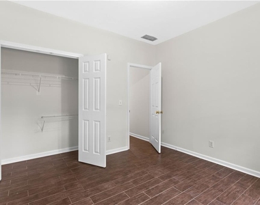 965 Dogwood Park Drive - Photo Thumbnail 16