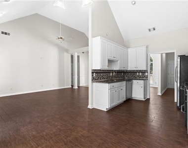 965 Dogwood Park Drive - Photo Thumbnail 7