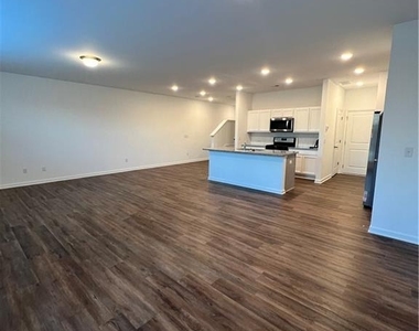 6075 Handley Drive - Photo Thumbnail 2