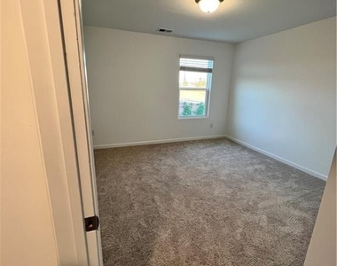 6075 Handley Drive - Photo Thumbnail 14