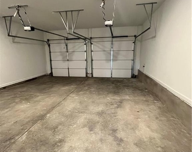 6075 Handley Drive - Photo Thumbnail 21