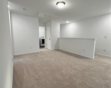 6075 Handley Drive - Photo Thumbnail 10