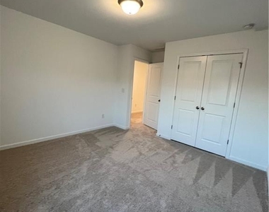 6075 Handley Drive - Photo Thumbnail 15