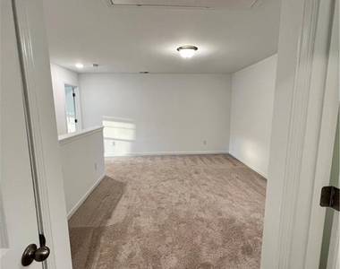 6075 Handley Drive - Photo Thumbnail 13