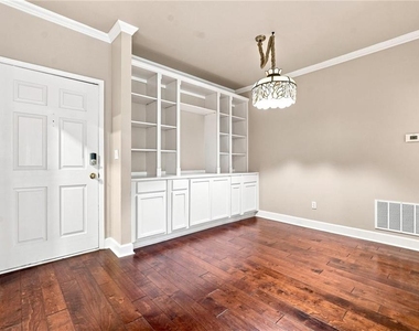2865 Lenox Road Ne - Photo Thumbnail 8