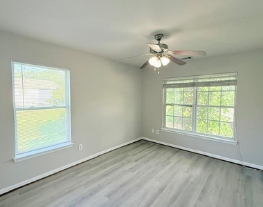 585 Mcwilliams Road Se - Photo Thumbnail 9