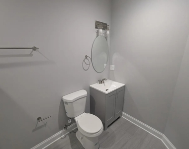 7050 W Higgins Avenue - Photo Thumbnail 6