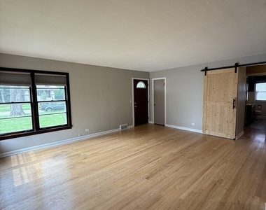 479 N Elm Avenue - Photo Thumbnail 1
