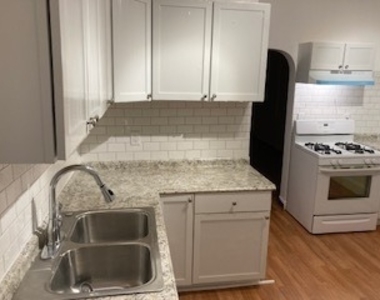 3214 N Hoyne Avenue - Photo Thumbnail 2