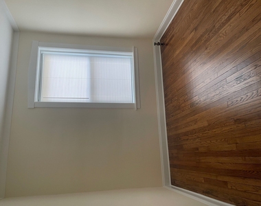 2540 W Thorndale Avenue - Photo Thumbnail 5