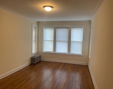 2540 W Thorndale Avenue - Photo Thumbnail 1