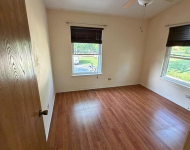 156 W Golf Road - Photo Thumbnail 18