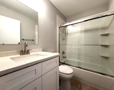 346 Danbury Drive - Photo Thumbnail 7
