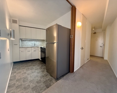 300 N State Street - Photo Thumbnail 5