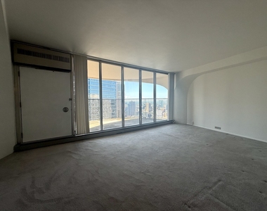300 N State Street - Photo Thumbnail 2
