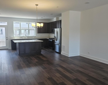 6431 Main Street - Photo Thumbnail 2