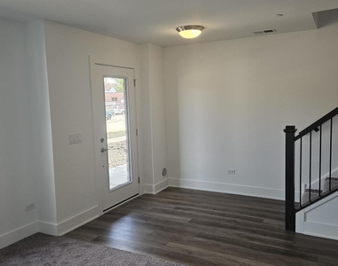 6431 Main Street - Photo Thumbnail 5