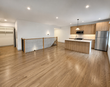 1337 W Estes Avenue - Photo Thumbnail 8