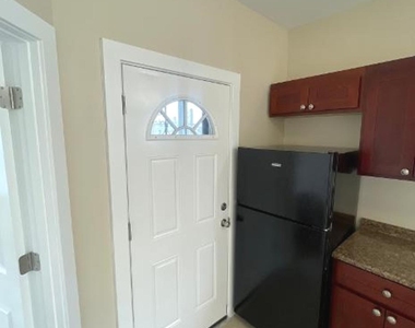 7743 S East End Avenue - Photo Thumbnail 10