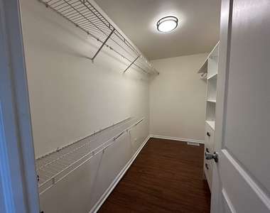 19211 Brompton Court - Photo Thumbnail 20