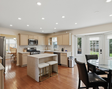 19211 Brompton Court - Photo Thumbnail 9