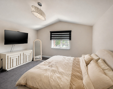 900 Ashley Court - Photo Thumbnail 15