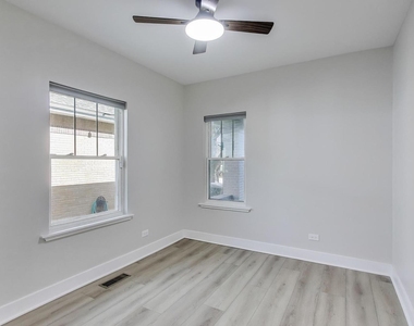 1912 S 4th Avenue - Photo Thumbnail 16