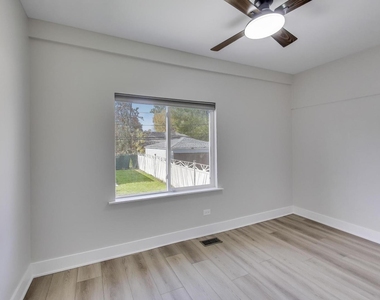 1912 S 4th Avenue - Photo Thumbnail 11