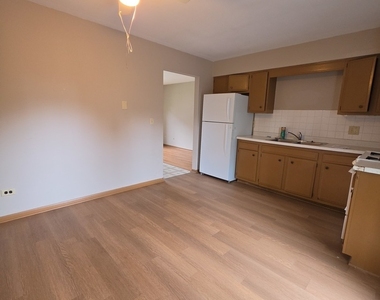 1335 Abbott Drive - Photo Thumbnail 3