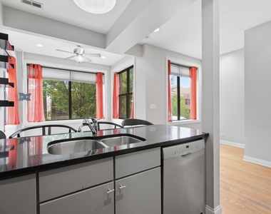 2610 W Iowa Street - Photo Thumbnail 8