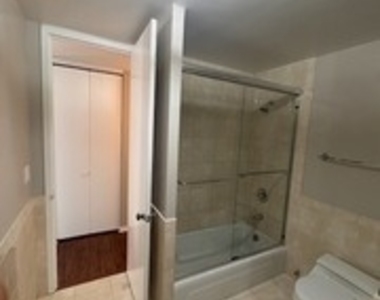 505 N Lake Shore Drive - Photo Thumbnail 16