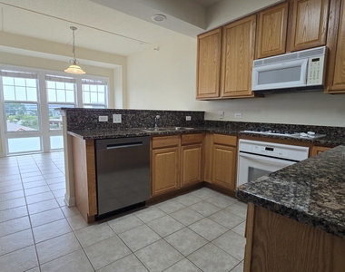 101 Pointe Drive - Photo Thumbnail 3