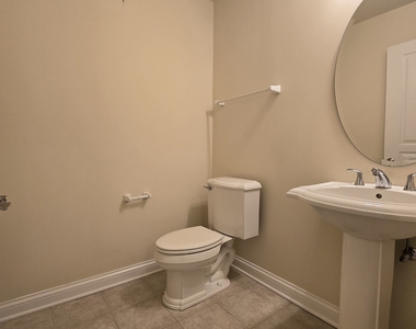 101 Pointe Drive - Photo Thumbnail 7