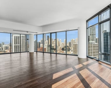 350 N Canal Street - Photo Thumbnail 3