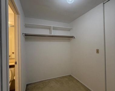 400 E Randolph Street - Photo Thumbnail 12
