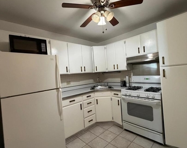 400 E Randolph Street - Photo Thumbnail 6