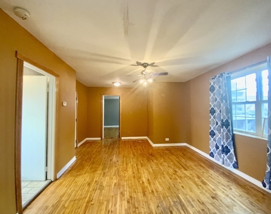 4351 N Western Avenue - Photo Thumbnail 9
