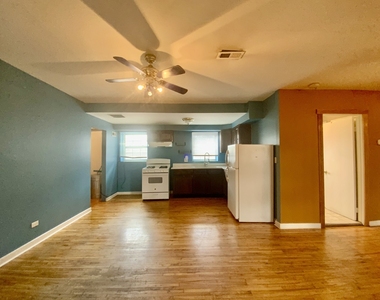 4351 N Western Avenue - Photo Thumbnail 3
