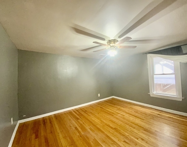 4351 N Western Avenue - Photo Thumbnail 12
