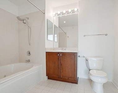 1201 S Prairie Avenue - Photo Thumbnail 10