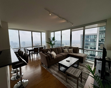 1201 S Prairie Avenue - Photo Thumbnail 12