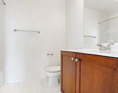 1201 S Prairie Avenue - Photo Thumbnail 3