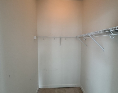 1201 S Prairie Avenue - Photo Thumbnail 9
