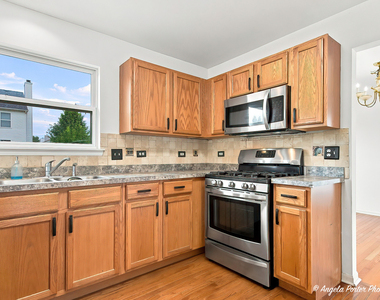 10570 Wing Pointe Drive - Photo Thumbnail 8