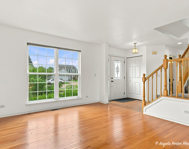 10570 Wing Pointe Drive - Photo Thumbnail 2