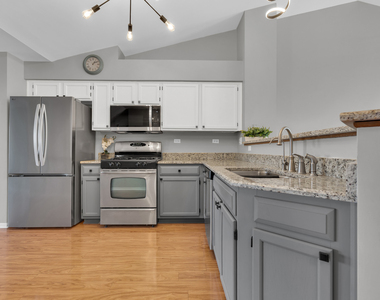239 Camel Bend Court - Photo Thumbnail 4