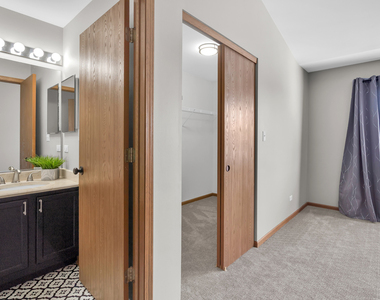 239 Camel Bend Court - Photo Thumbnail 12