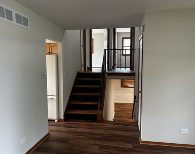 1707 Cherrywood Lane - Photo Thumbnail 5