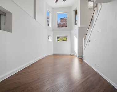 626 W Buckingham Place - Photo Thumbnail 10